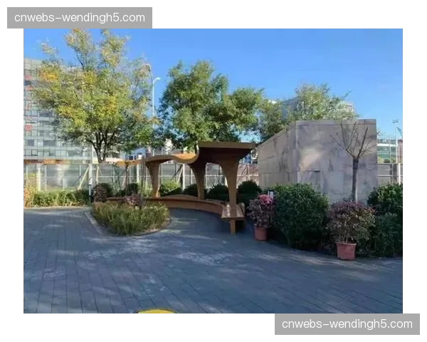 利用城乡空间金角银边见缝插针，建设贴近社区的“小而美”足球场地